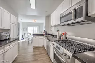 Photo #2: 2665885 Listing