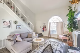 Photo #3: 2665885 Listing