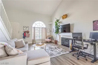 Photo #4: 2665885 Listing