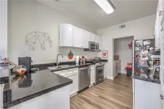 Photo #6: 2665885 Listing