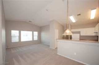 Photo #6: 2665886 Listing