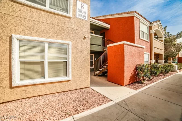 MLS: 2665925 Condo For Sale