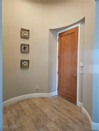 Photo #5: 2665927 Listing