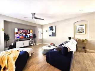 Photo #6: 2665927 Listing