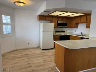 Photo #3: 2665931 Listing 