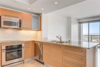 Photo #5: 2665933 Listing