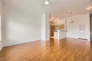 Photo #6: 2665940 Listing