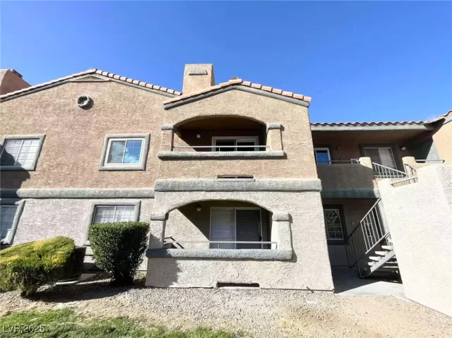 MLS: 2665965 Condo For Sale