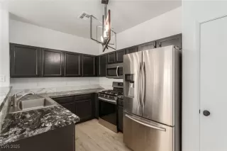 Photo #5: 2665971 Listing 