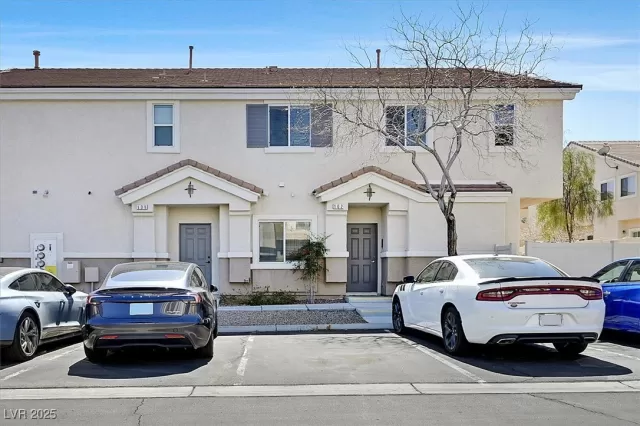 MLS: 2666073 Condo For Sale