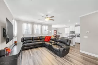 Photo #4: 2666076 Listing