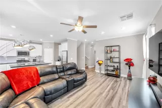 Photo #5: 2666076 Listing