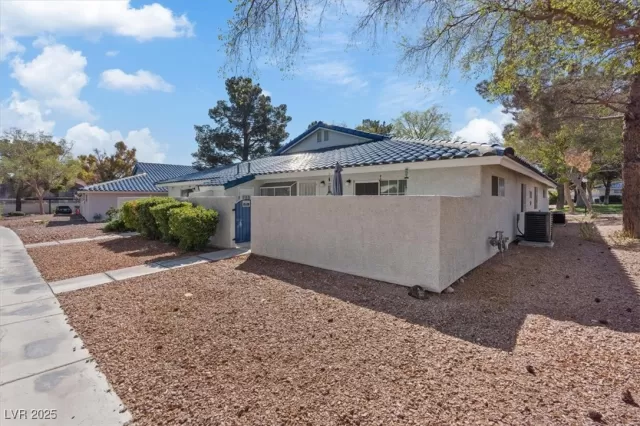 MLS: 2666084 Condo For Sale