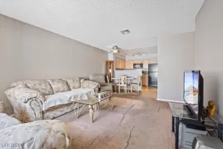 Photo #4: 2666084 Listing