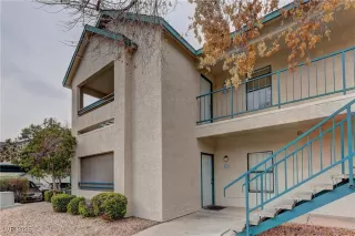 More Details about MLS # 2666111 : 5161 LINDELL ROAD 201