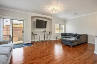 Photo #5: 2666158 Listing