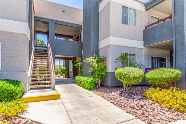 MLS: 2666206 Condo For Sale