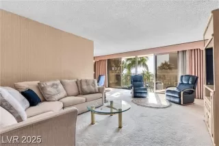 Photo #4: 2666227 Listing