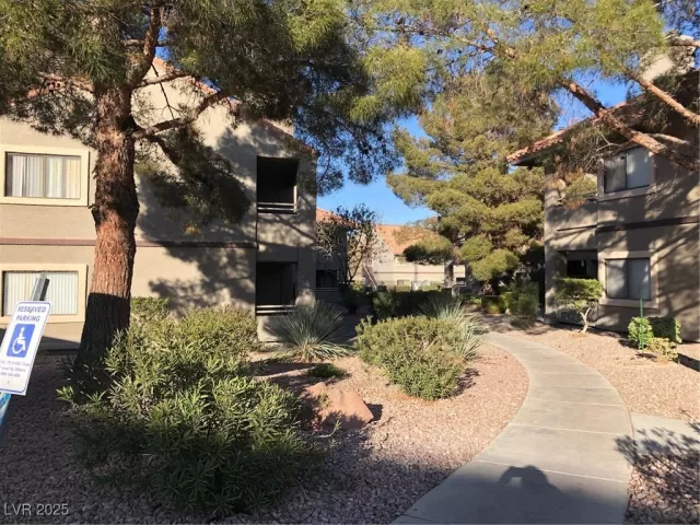 MLS: 2666255 Condo For Sale