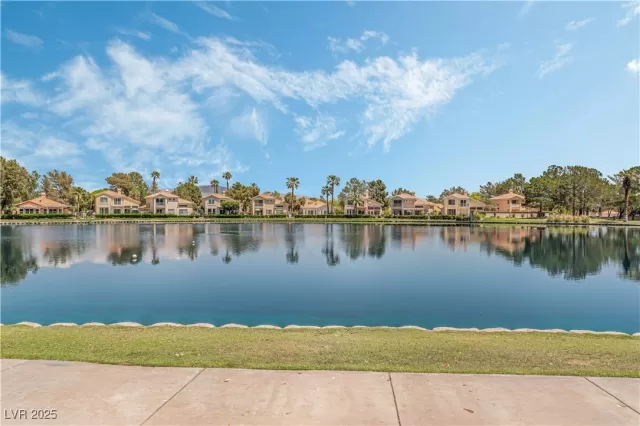 MLS: 2666264 Condo For Sale