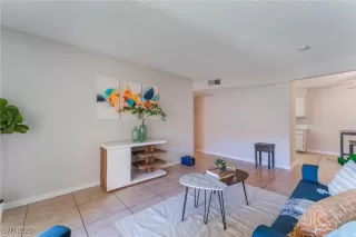 Photo #6: 2666264 Listing