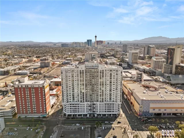 MLS: 2666334 Condo For Sale