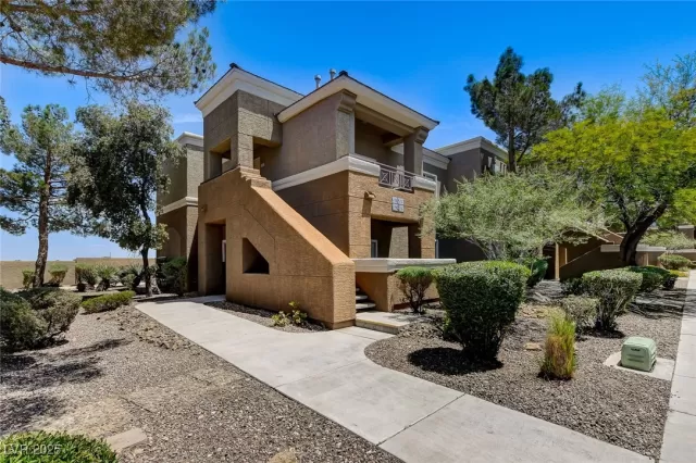 MLS: 2666366 Condo For Sale