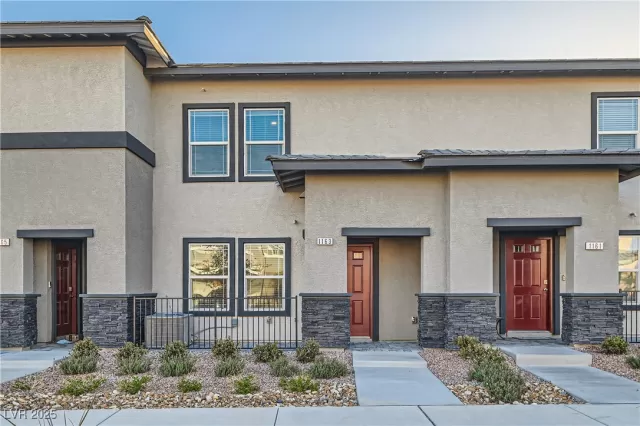 MLS: 2666389 Condo For Sale