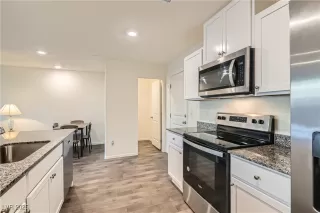 Photo #4: 2666389 Listing