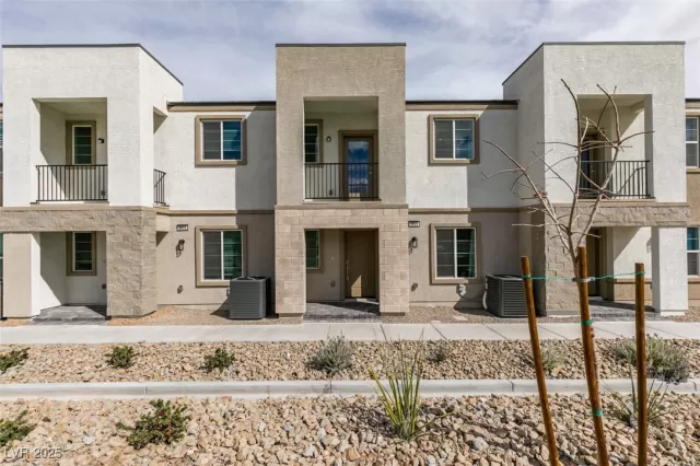 MLS: 2666397 Condo For Sale