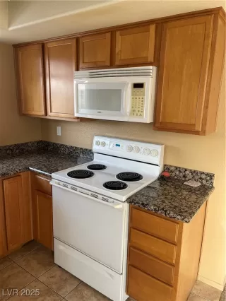 Photo #6: 2666431 Listing 