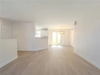 Photo #6: 2666468 Listing