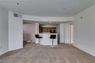 Photo #4: 2666469 Listing