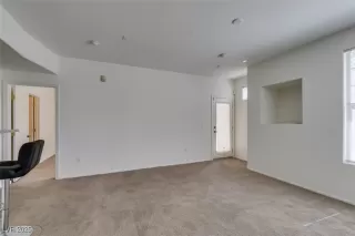 Photo #5: 2666469 Listing