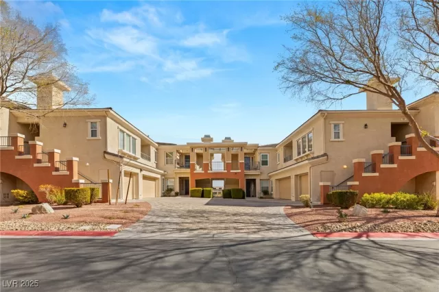 MLS: 2666485 Condo For Sale