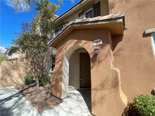 MLS: 2666501 Condo For Sale