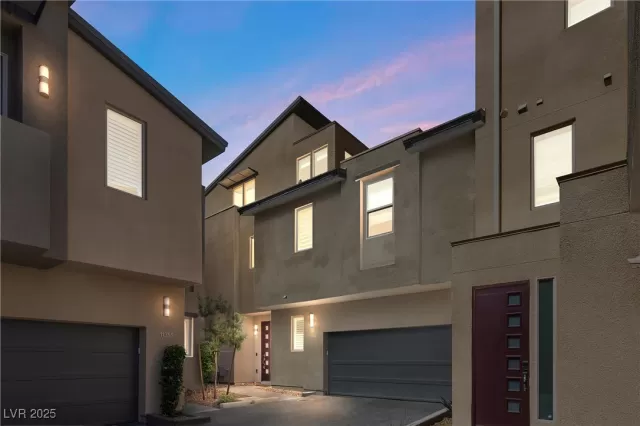 MLS: 2666504 Condo For Sale