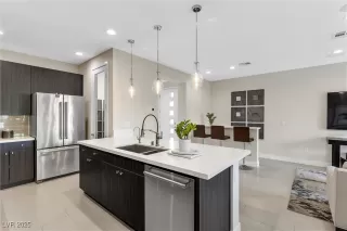 Photo #5: 2666504 Listing