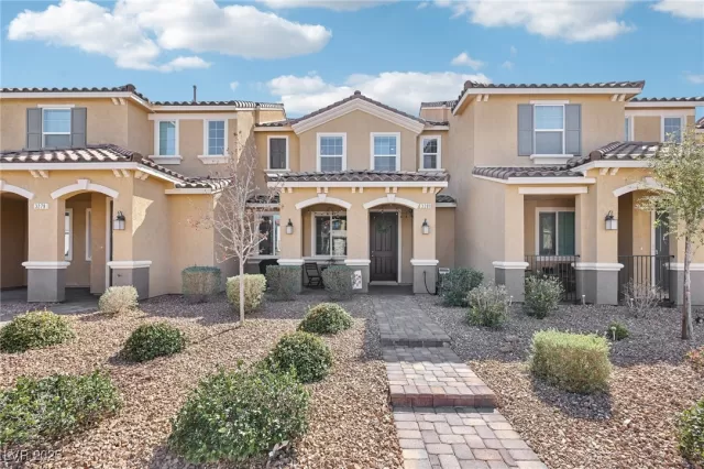 MLS: 2666508 Condo For Sale