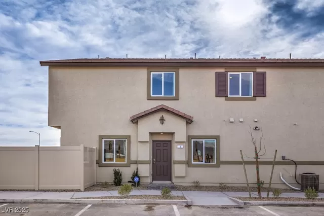 MLS: 2666529 Condo For Sale