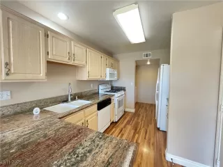 Photo #2: 2666609 Listing 