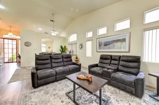 Photo #3: 2666616 Listing