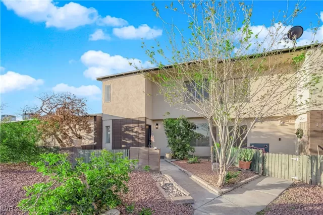 MLS: 2666659 Condo For Sale