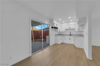 Photo #6: 2666659 Listing