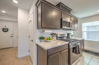 Photo #6: 2666681 Listing