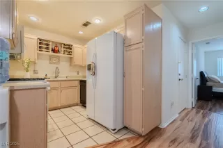 Photo #6: 2666720 Listing