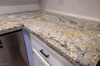 Photo #3: 2666727 Listing 