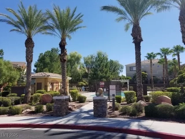 MLS: 2666796 Condo For Sale