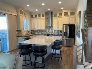 Photo #6: 2666801 Listing