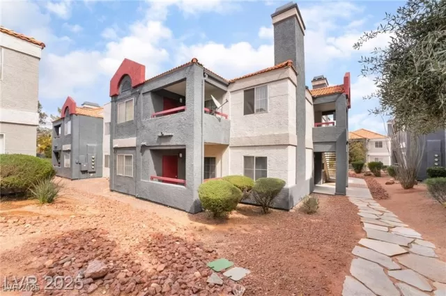 MLS: 2666845 Condo For Sale